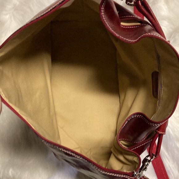 GORGEOUS Italian Leather red travel bag 🧳 - Picture 7 of 10